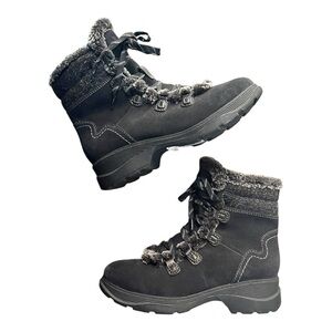 NWT Clarks Aveleigh Zip black suede leather boots